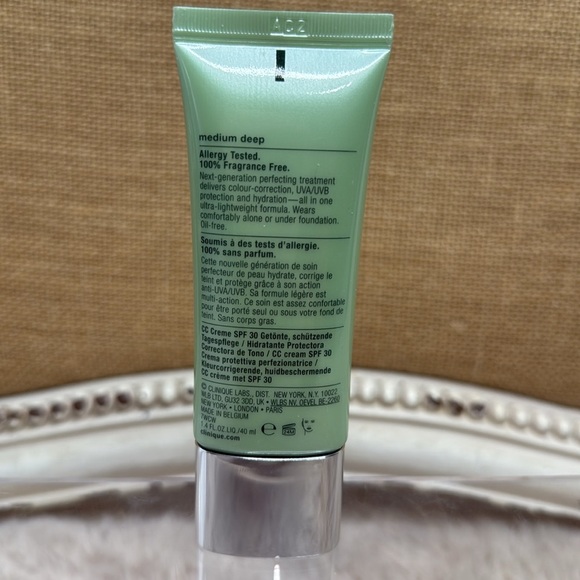 Clinique
SUPERDEFENSE CC CREAM COLOR MEDIUM DEEP 40ML - Picture 9 of 9